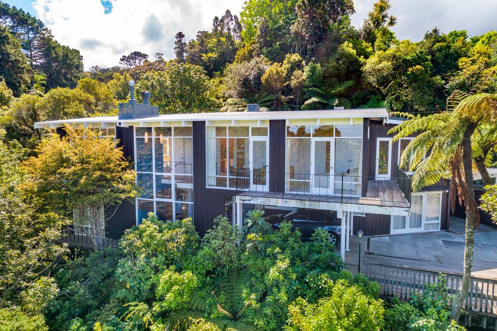 8 Natusch Road, Belmont, Lower Hutt - Carousel 1