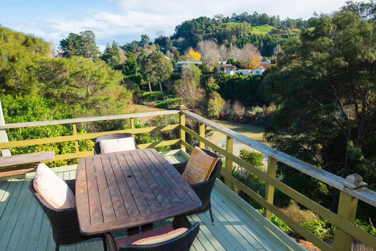 5 Magnolia Street, Outer Kaiti, Gisborne - Carousel 1