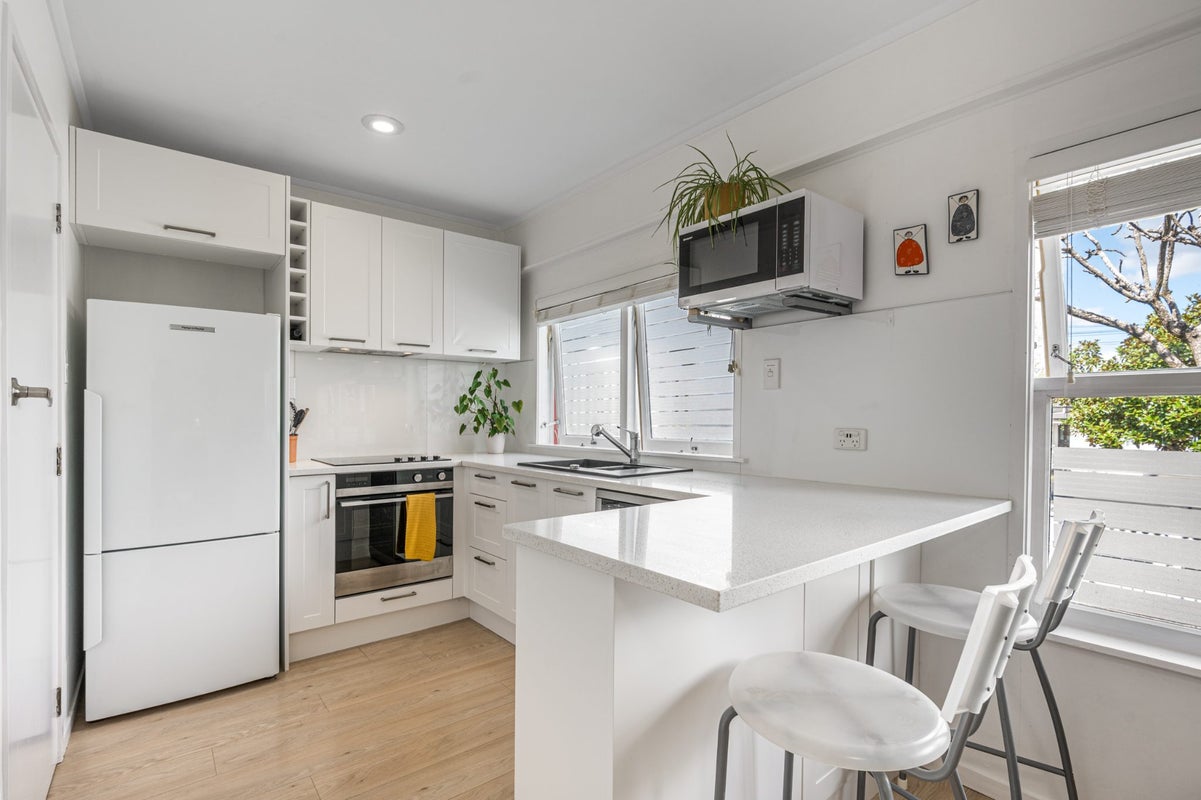 1/14 Ewen Alison Avenue, Devonport, Auckland - Carousel 2