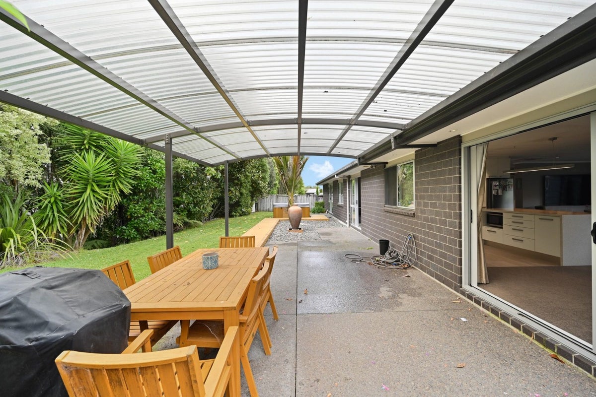 25 Bentley Rise, Flagstaff, Hamilton - Carousel 11