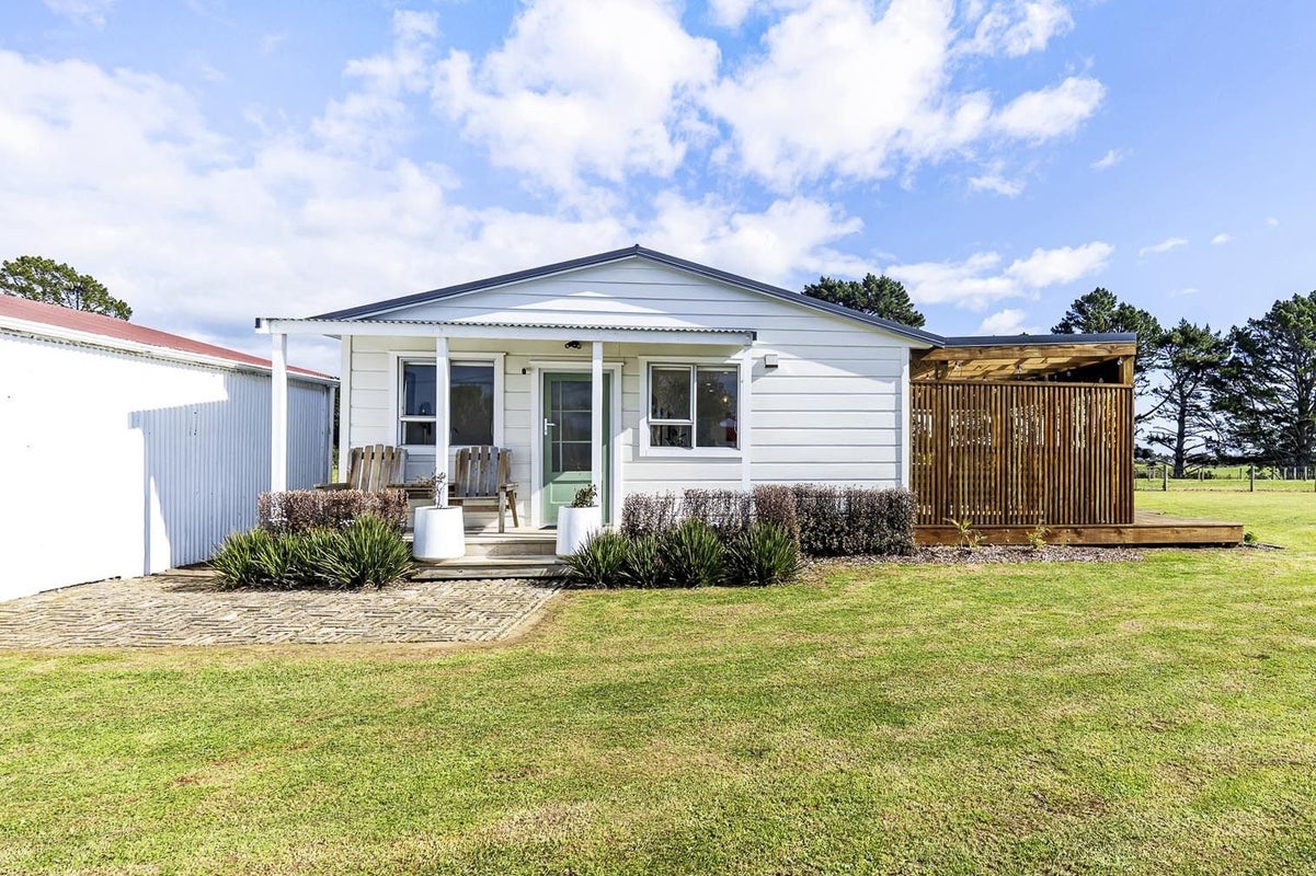 382 Smart Road, Hillsborough, New Plymouth - Carousel 1