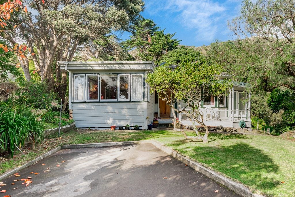 64 Wellington Road, Paekakariki, Paekakariki - Carousel 22