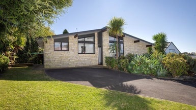 5 Bellfield Place, Bethlehem, Tauranga - Carousel 1