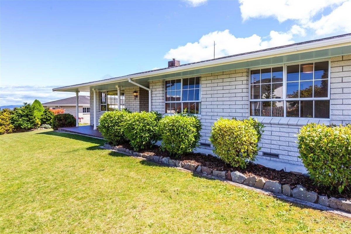 11 Battersea Place, Richmond Heights, Taupo - Carousel 2