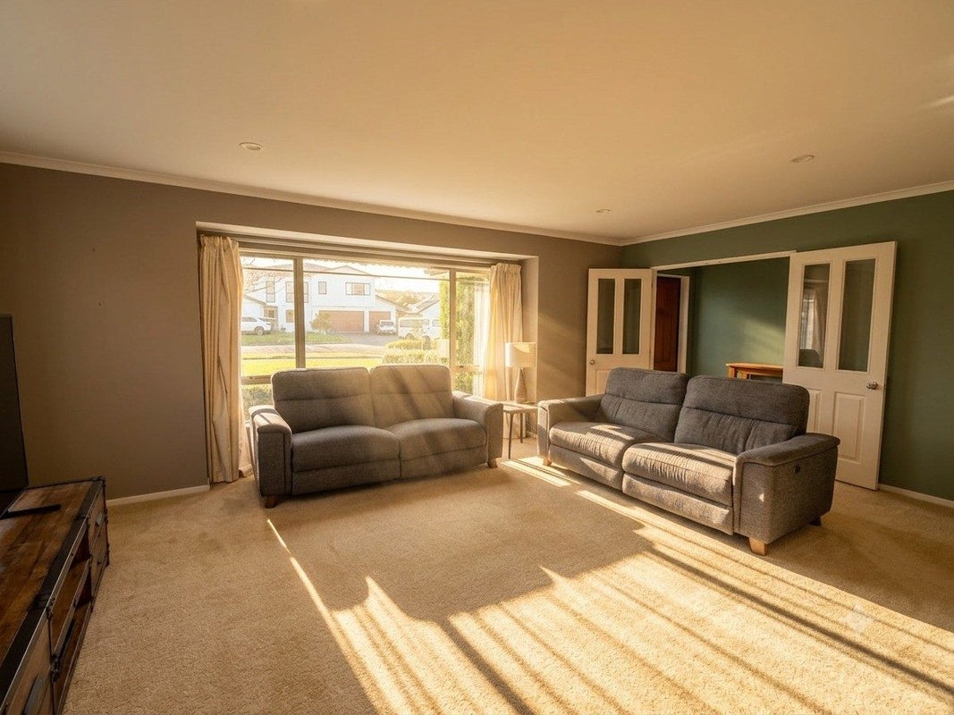 27 Emyvalie Place, Dannemora, Auckland - Carousel 2