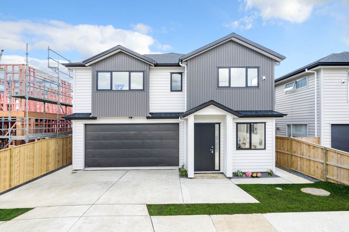 25 Paripari ST, Flat Bush, Auckland - Carousel 1