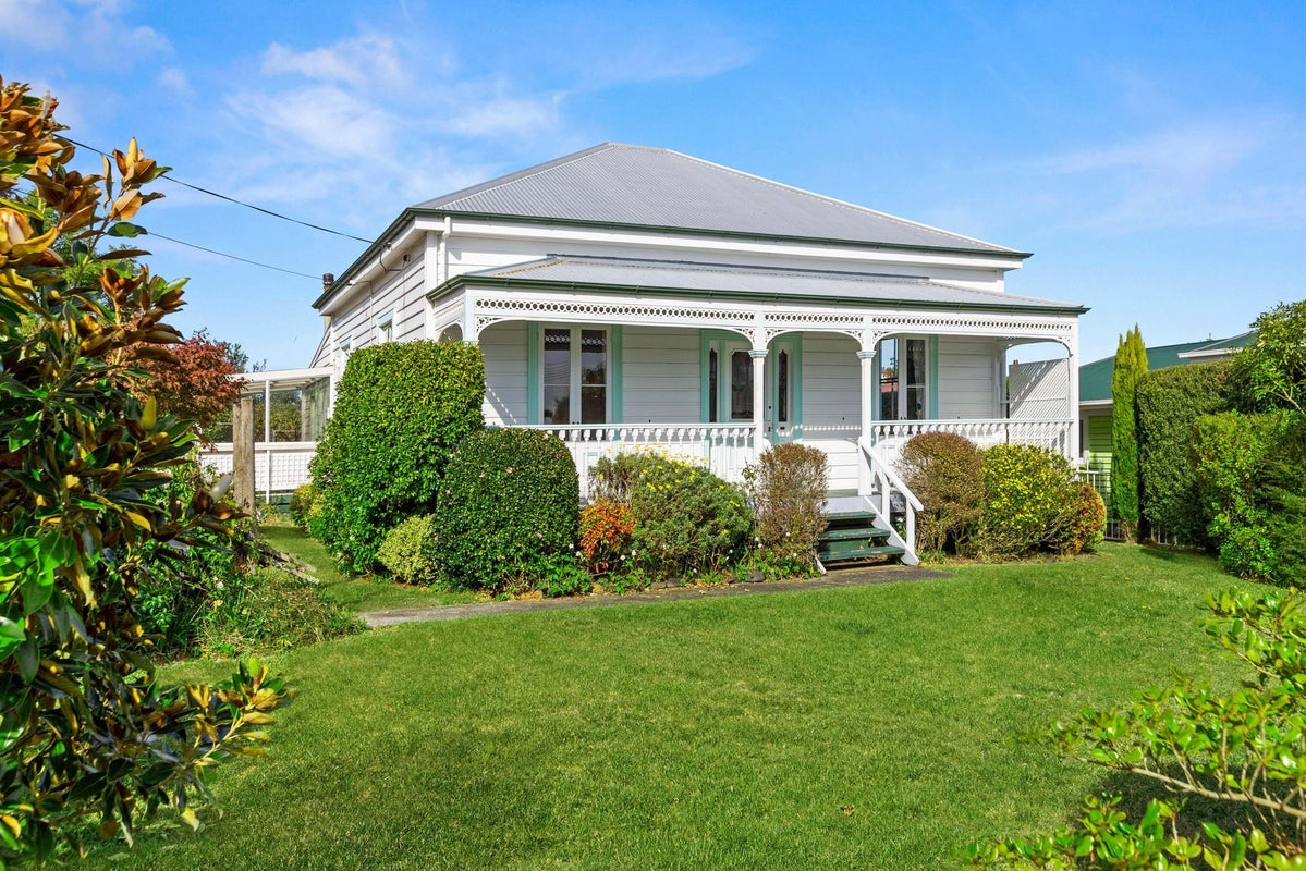 3 Wyatt Avenue, Te Aroha, Te Aroha - Carousel 1