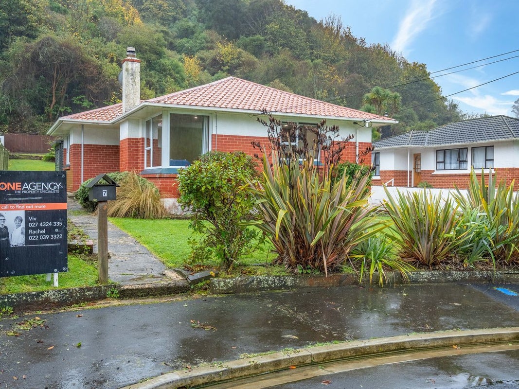 7 McGlashan Street, Glenleith, Dunedin - Carousel 1