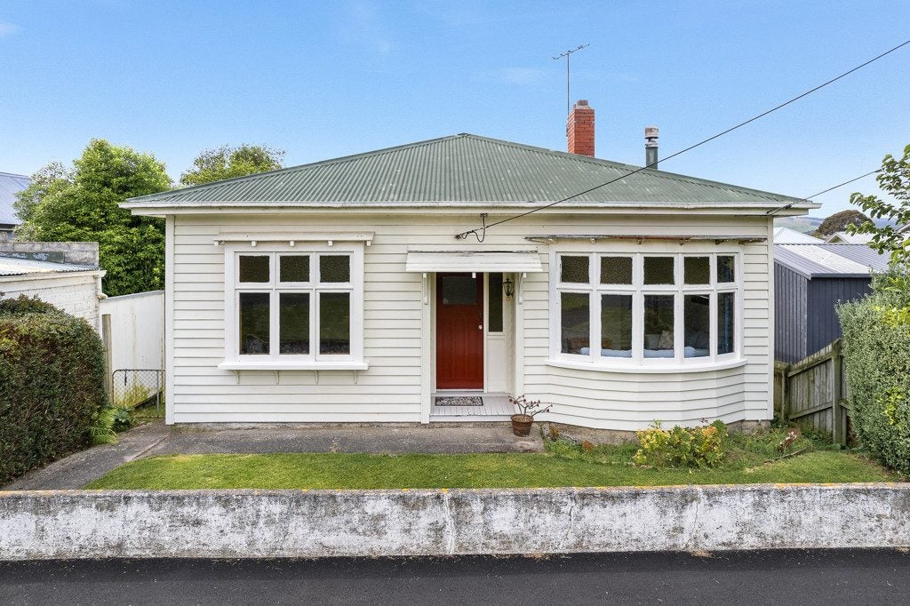 4 Constant Street, Sawyers Bay, Port Chalmers - Carousel 1