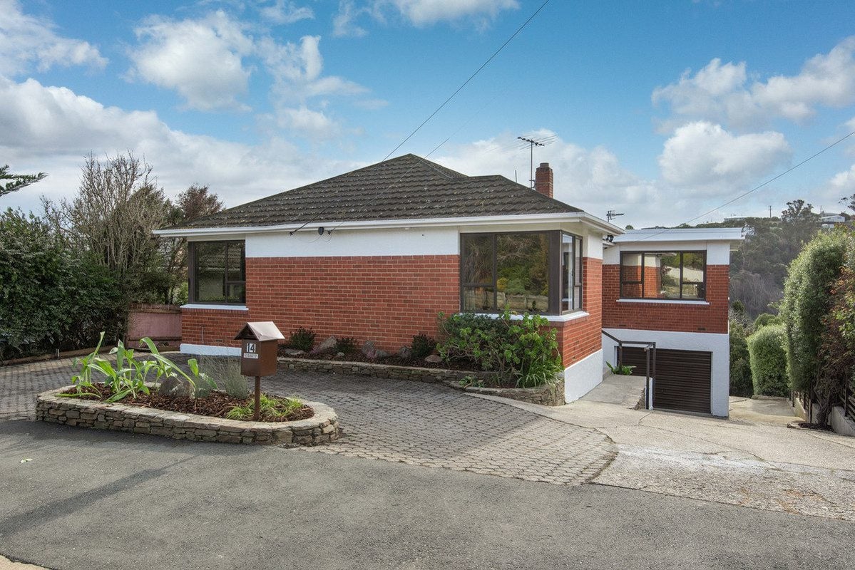 14 Heath Street, Andersons Bay, Dunedin - Carousel 1