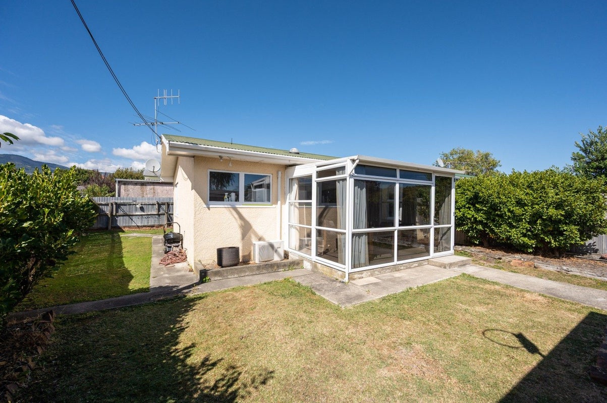 2/64 Golf Road, Tahunanui, Nelson - Carousel 1