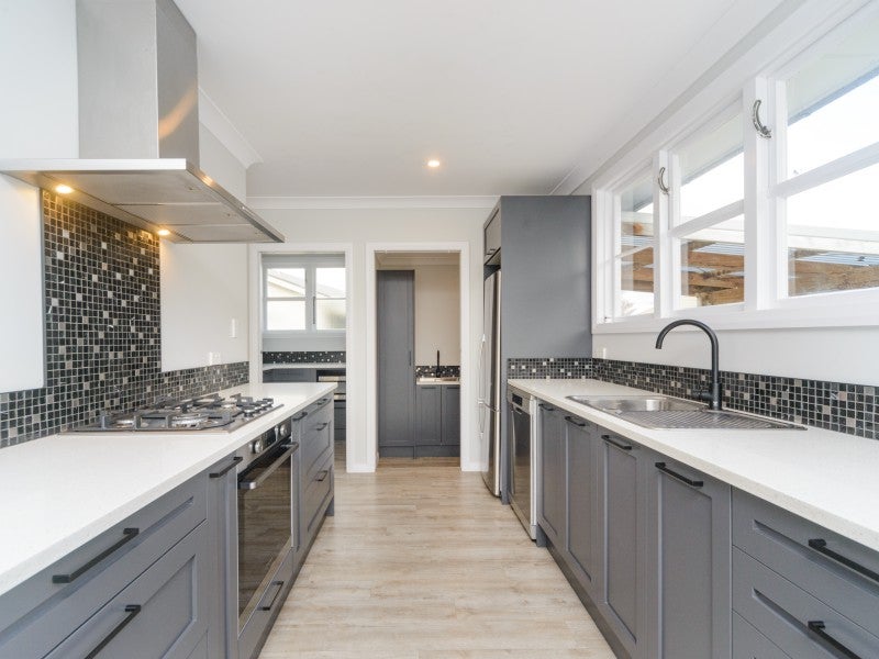 33B Clyde Crescent, Roslyn, Palmerston North - Carousel 1