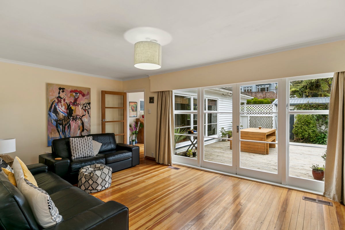 87 Campbell Street, Karori, Wellington - Carousel 1