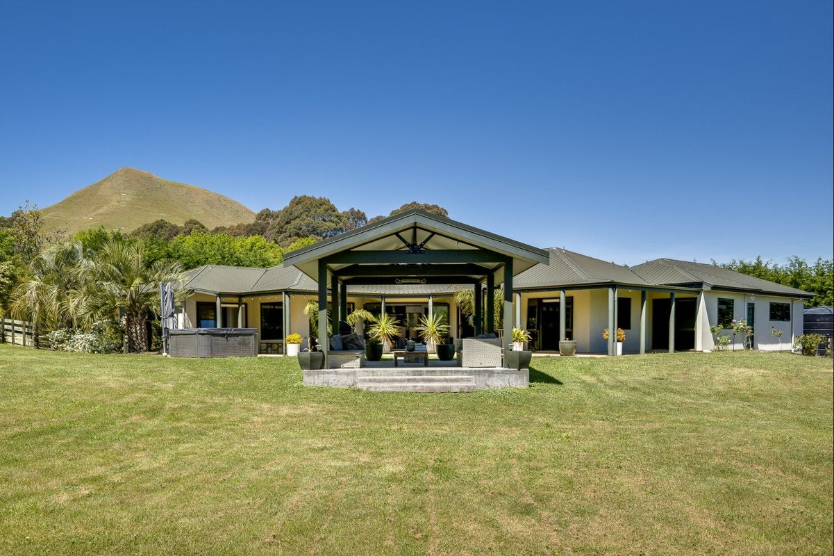 100 Cohrs Road, Poukawa, Hastings - Carousel 2