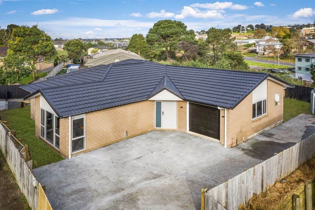 5 Makora Road, Massey, Auckland - Carousel 1