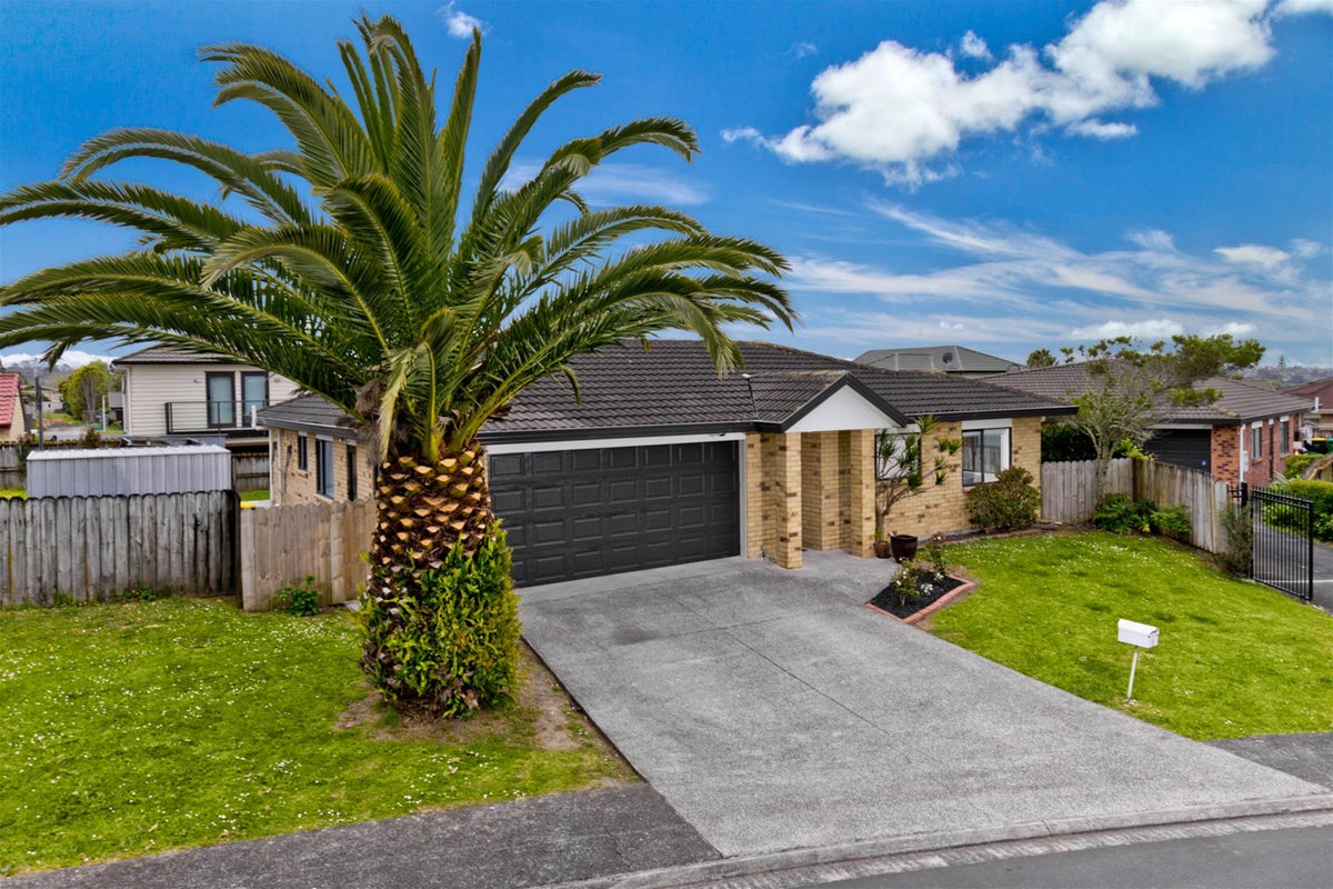 7 Jeffery Reeve Crescent, Ranui, Auckland - Carousel 2
