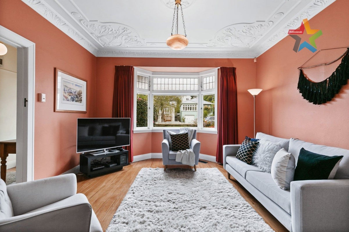 22 Burrows Avenue, Karori, Wellington - Carousel 2