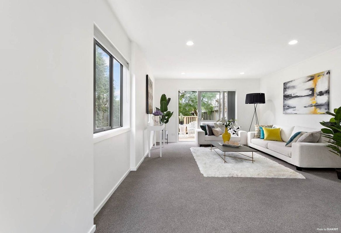 1/6 John Jennings Drive, Oteha, Auckland - Carousel 2