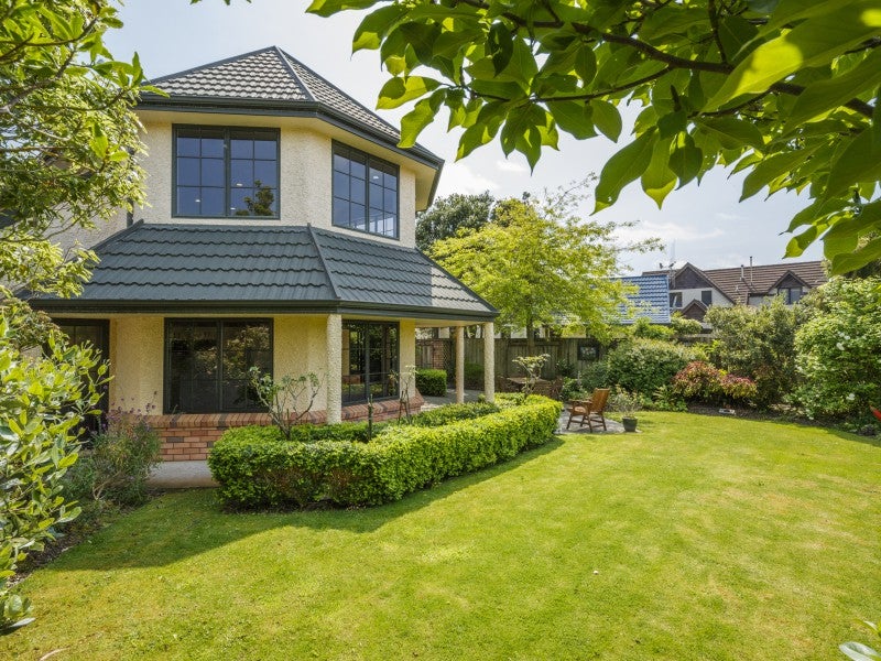 5 Kilkenny Place, Fitzherbert, Palmerston North - Carousel 2