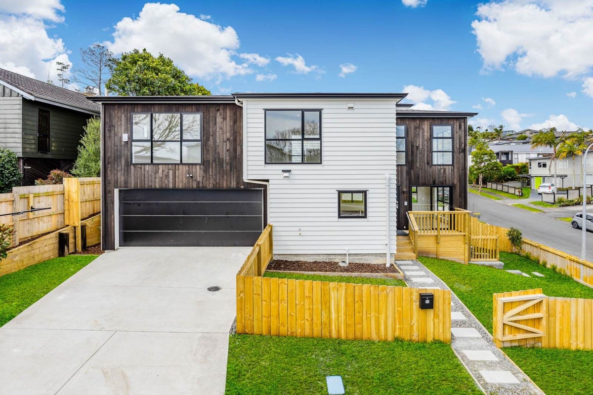 26 Murvale Drive, Bucklands Beach, Auckland - Carousel 1