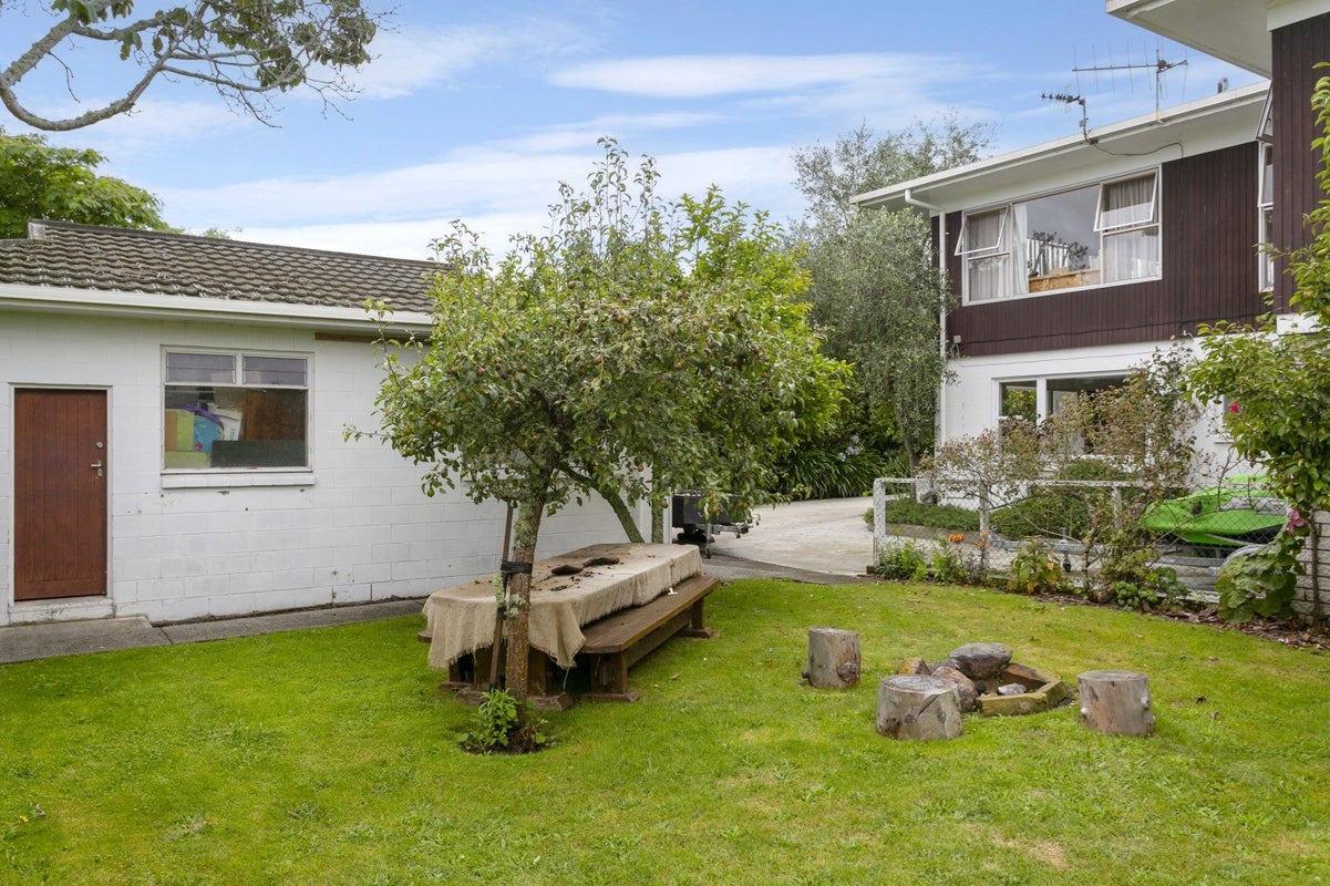 33 Gillies Avenue, Taupo, Taupo - Carousel 32