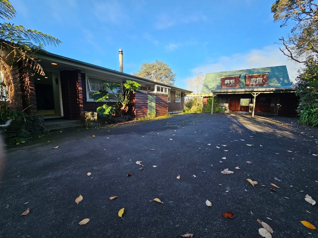 285 Point View Drive, Shamrock Park, Auckland - Carousel 1