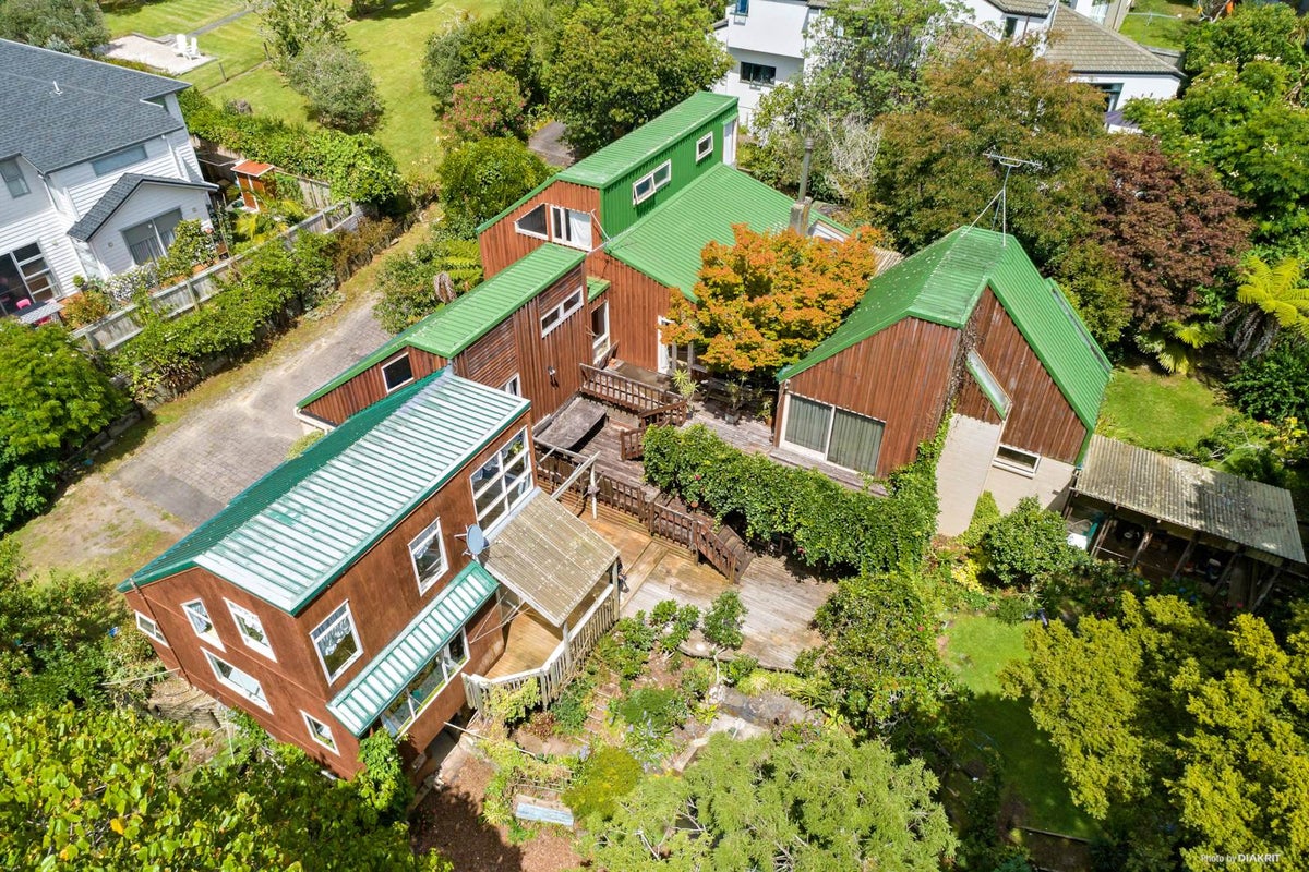 10 Tui Glen Road, Birkenhead, Auckland - Carousel 12