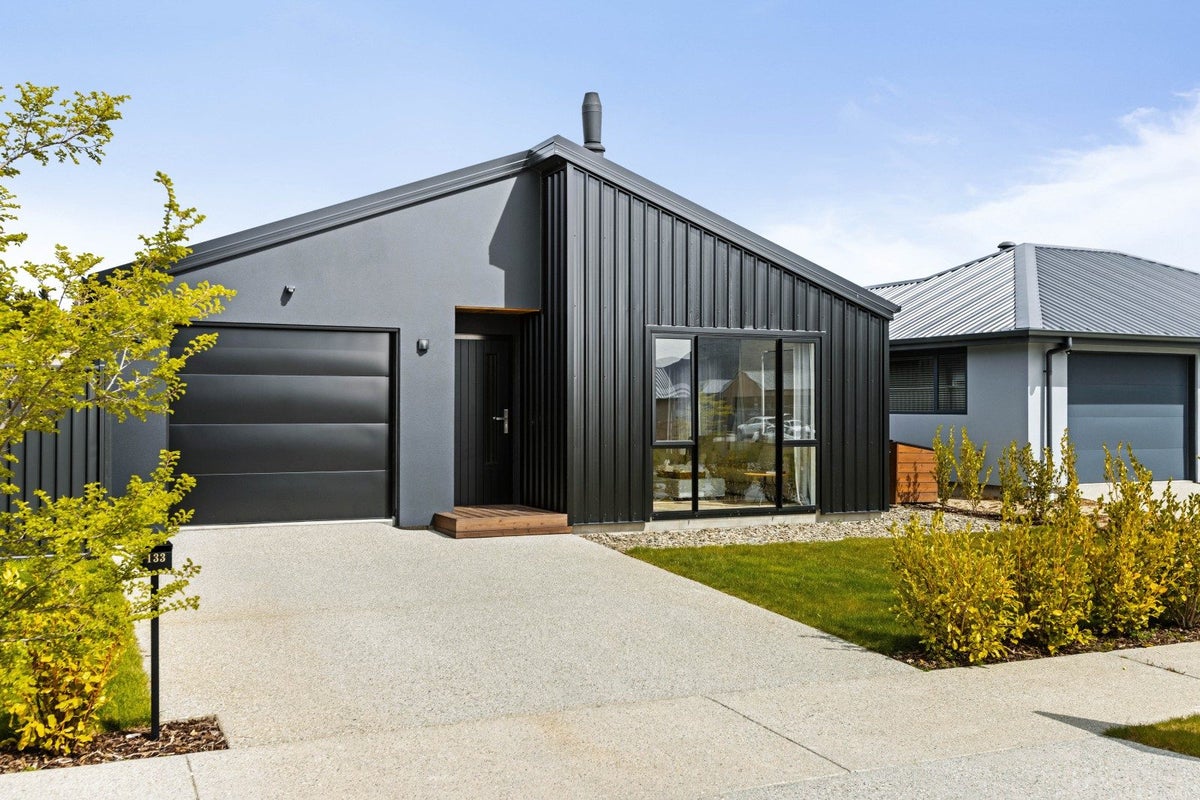 133 Burdon Loop, LAKE HAWEA - Carousel 1