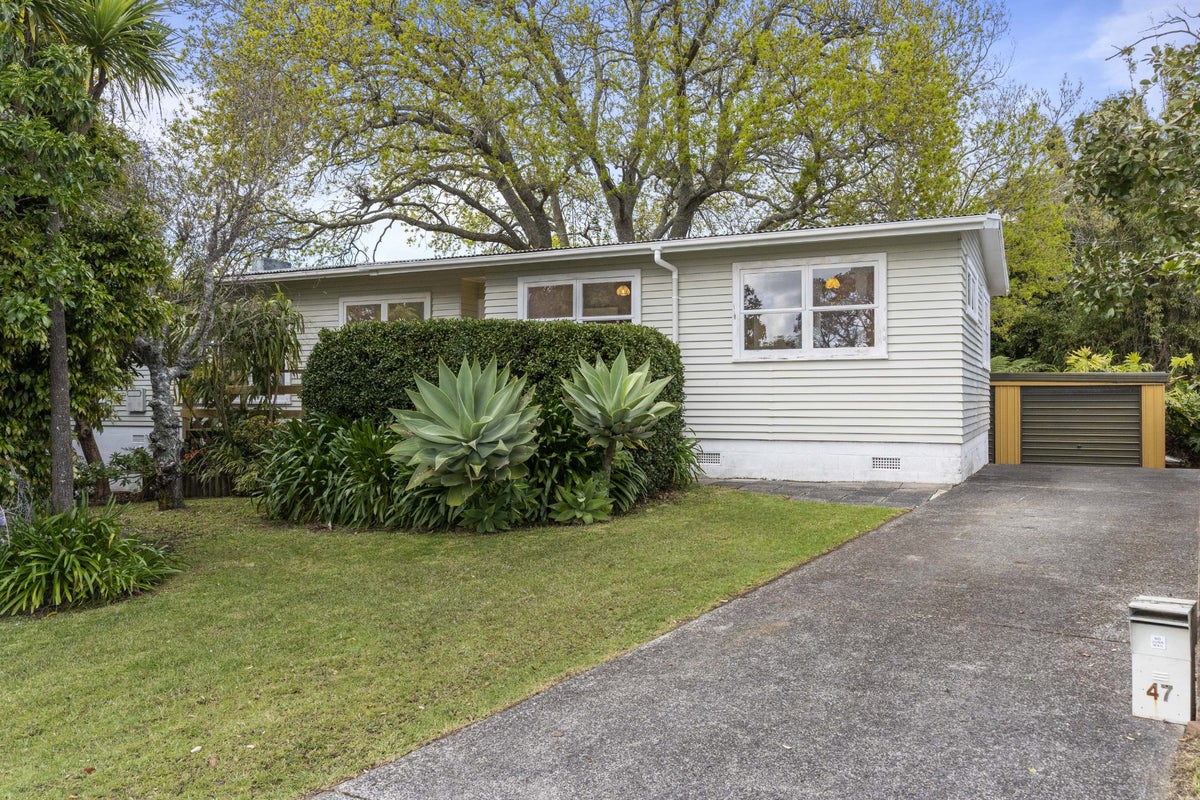 47 Weldene Avenue, Glenfield, Auckland - Carousel 1