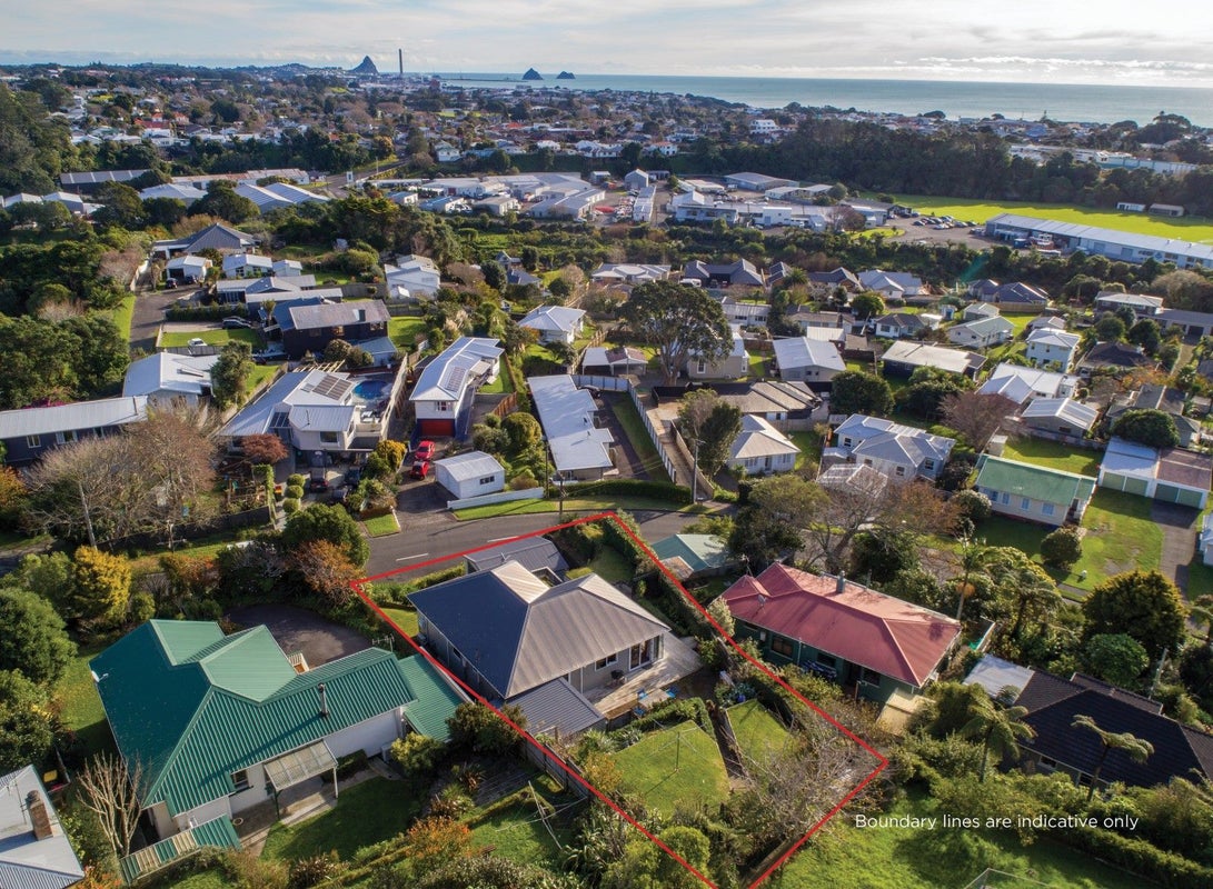 39 Queens Road, Glen Avon, New Plymouth - Carousel 23