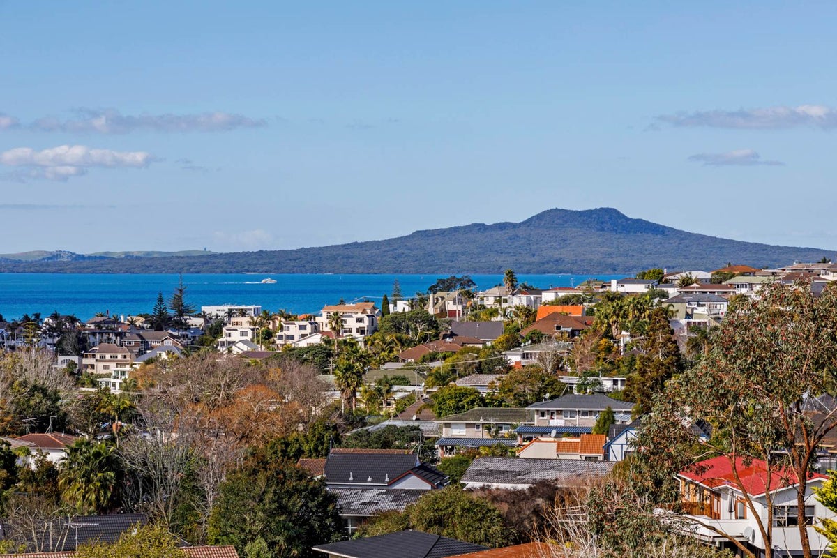 73B East Coast Road, Castor Bay, Auckland - Carousel 2
