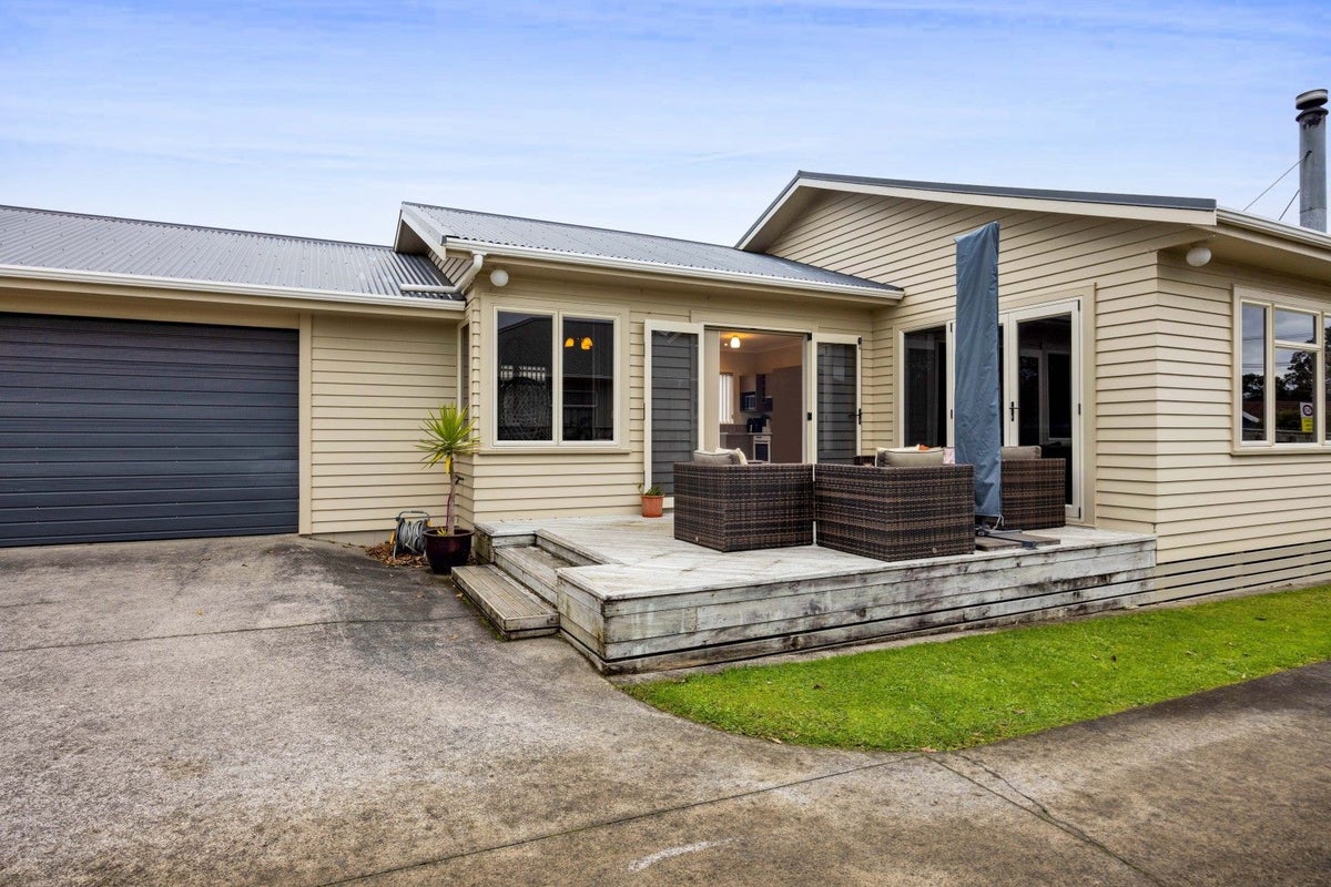 247 Coronation Avenue, Welbourn, New Plymouth - Carousel 2