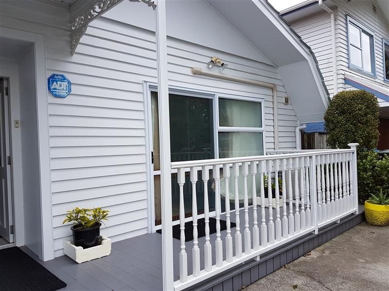 47 Thatcher Street, Mission Bay, Auckland - Carousel 1