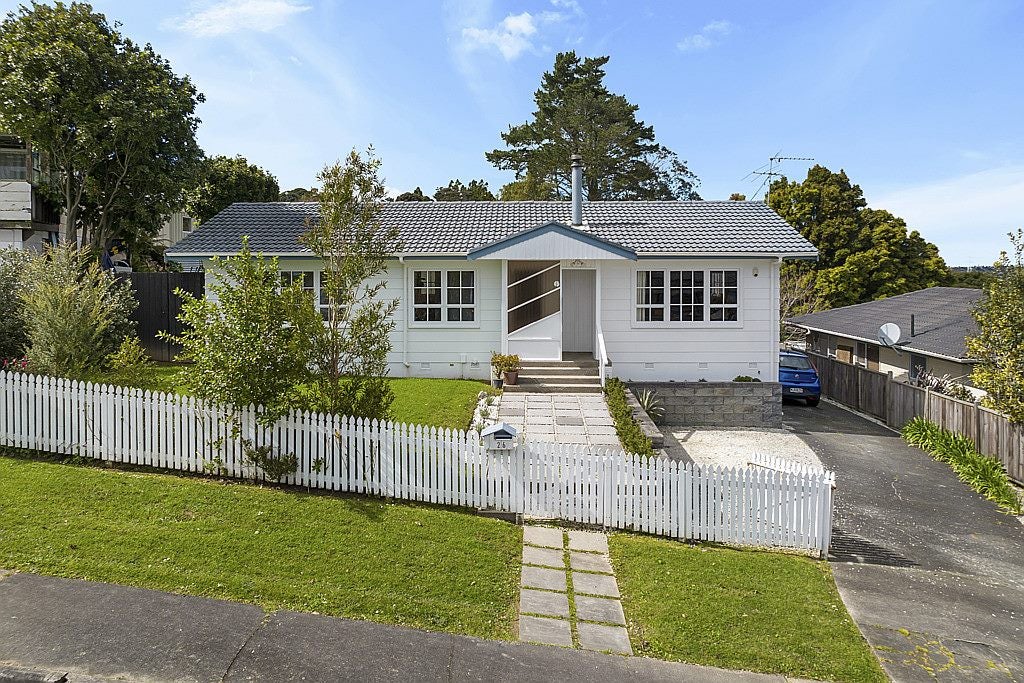 26 Redwood Drive, Massey, Auckland - Carousel 2