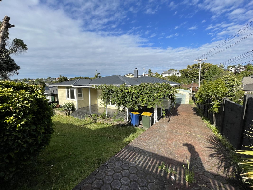 68 Lake Road, Northcote, Auckland - Carousel 1