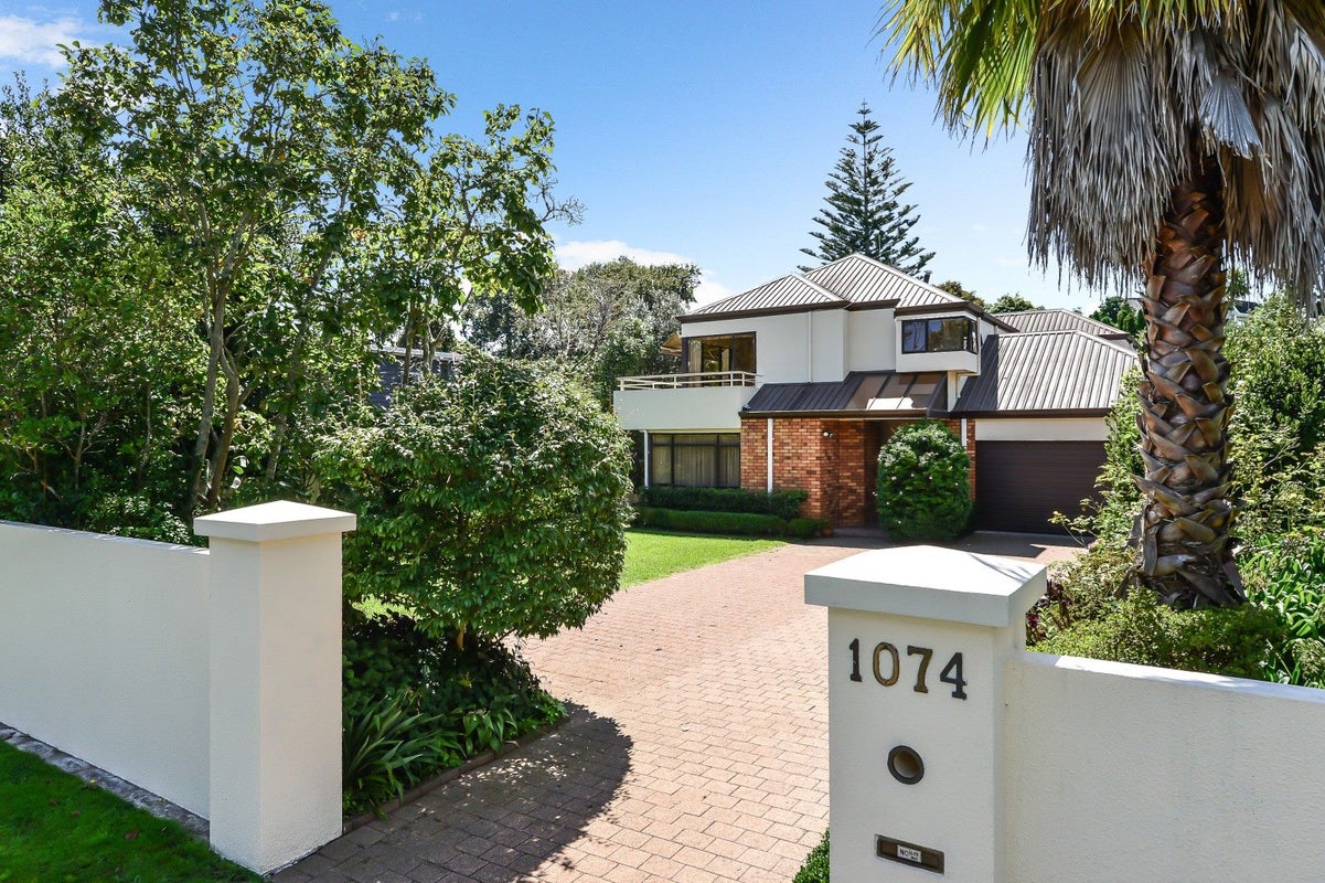 1074 River Road, Queenwood, Hamilton - Carousel 1