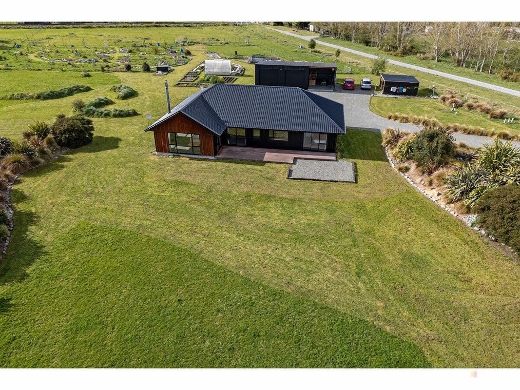 24 Opuha Street, Geraldine - Carousel 21