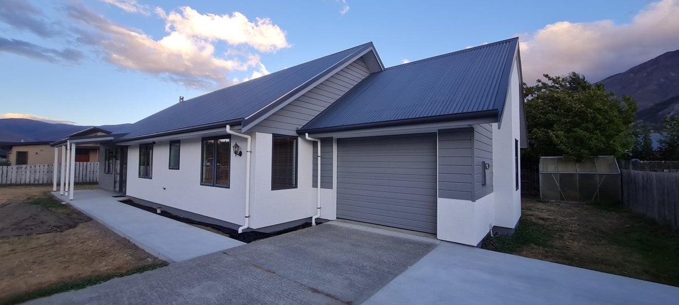 14 Mavora Road, Lake Hayes, Queenstown - Carousel 1