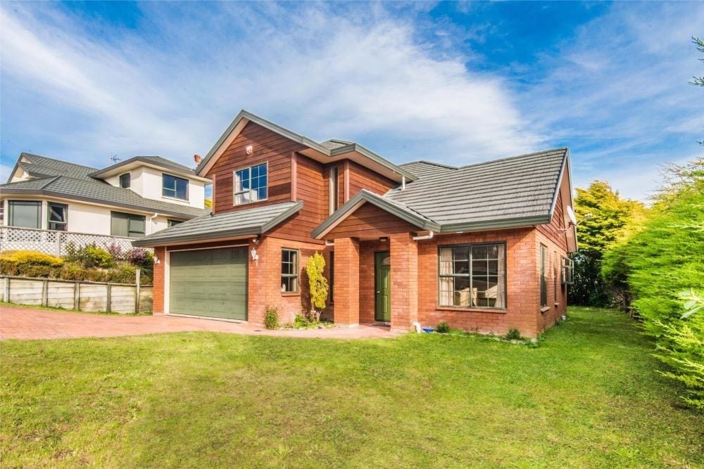 7 White Pine Avenue, Woodridge, Wellington - Carousel 1