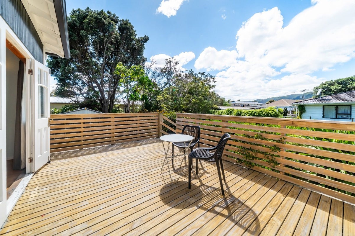 8B Awamutu Grove, Waiwhetu, Lower Hutt - Carousel 2