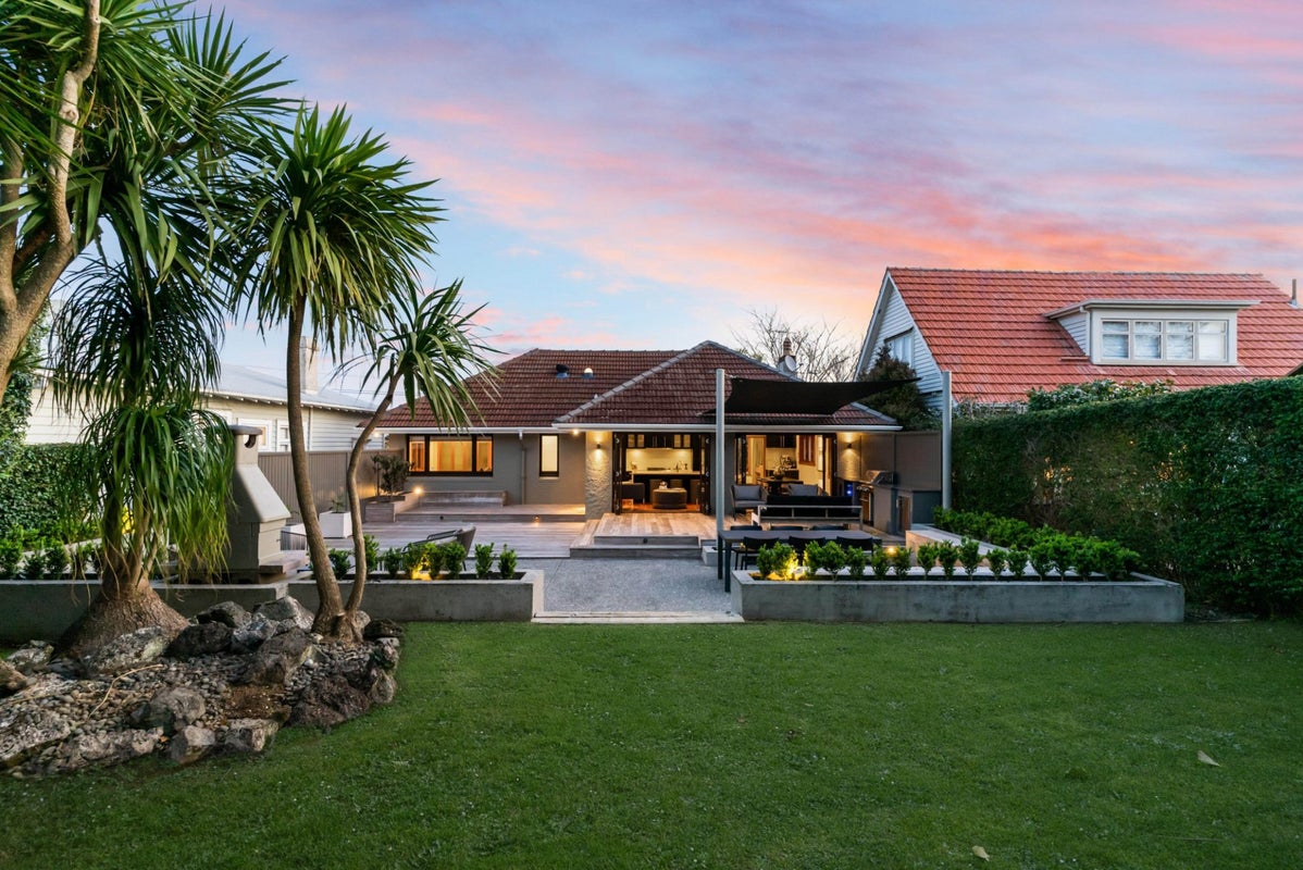 8 Clarke Road, Onehunga, Auckland - Carousel 1