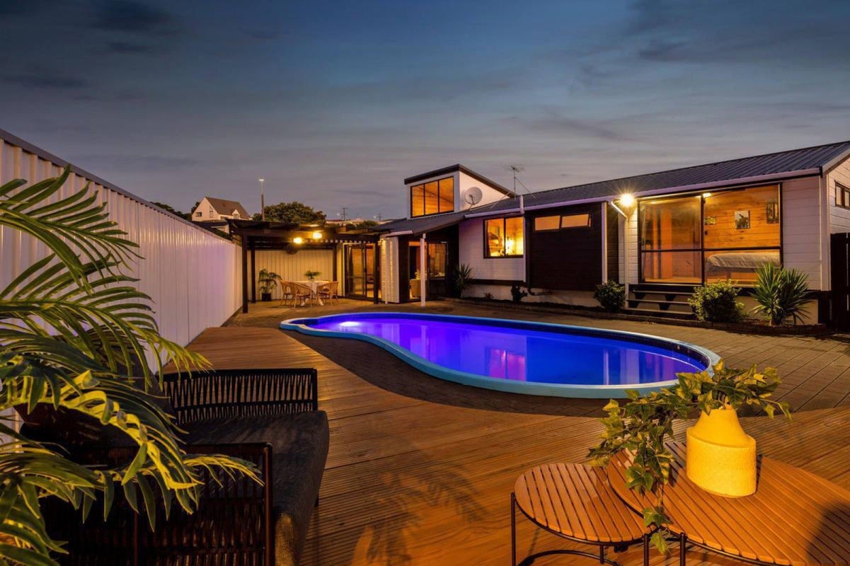 8 Marchant Place, Westown, New Plymouth - Carousel 2