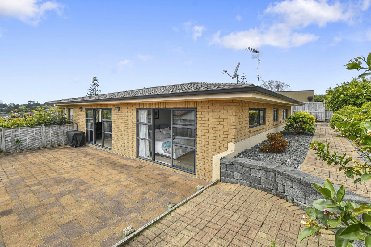 5 Beirut Court, The Gardens, Auckland - Carousel 23