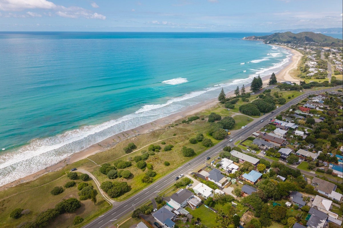28 Moana Road, Okitu, Gisborne - Carousel 1