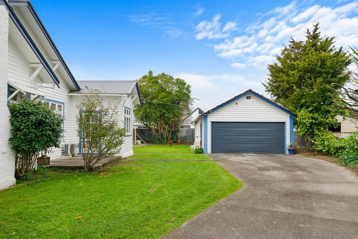 5 Knights Grove, Otaki, Otaki - Carousel 23
