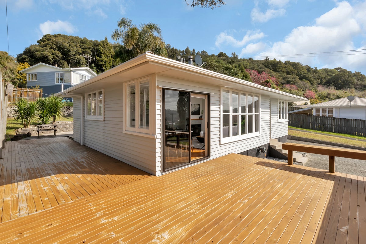 48 Tuatara Drive, Kamo, Whangarei - Carousel 1