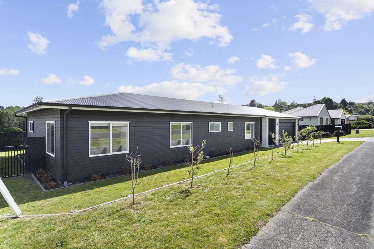 57 Alpers Ridge, Leamington, Cambridge - Carousel 2