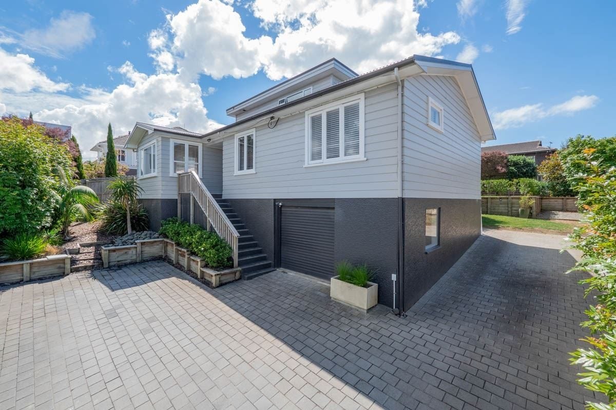 1/15 Belmont Terrace, Milford, Auckland - Carousel 1