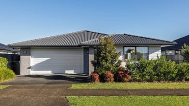 11 Taffe Crescent, Pyes Pa, Tauranga - Carousel 1