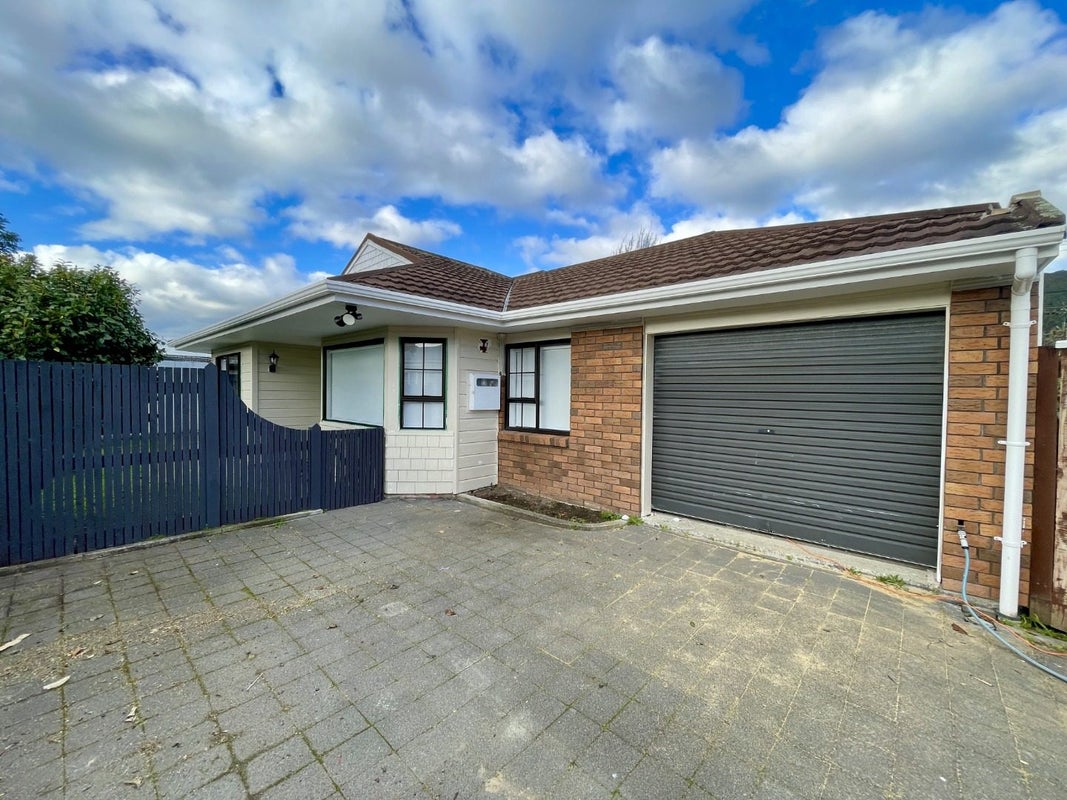 2/27 Guthrie Street, Waterloo, Lower Hutt - Carousel 21